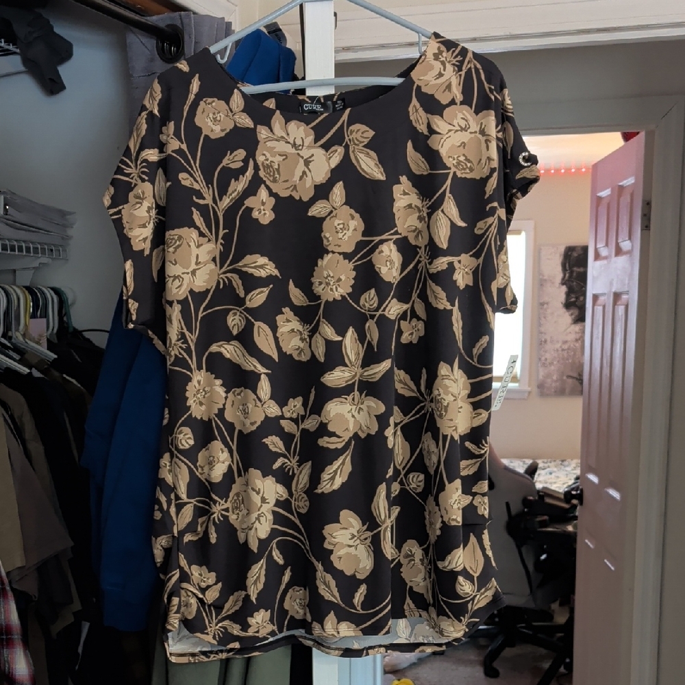Chico's Elegant Black and Cream Floral Blouse